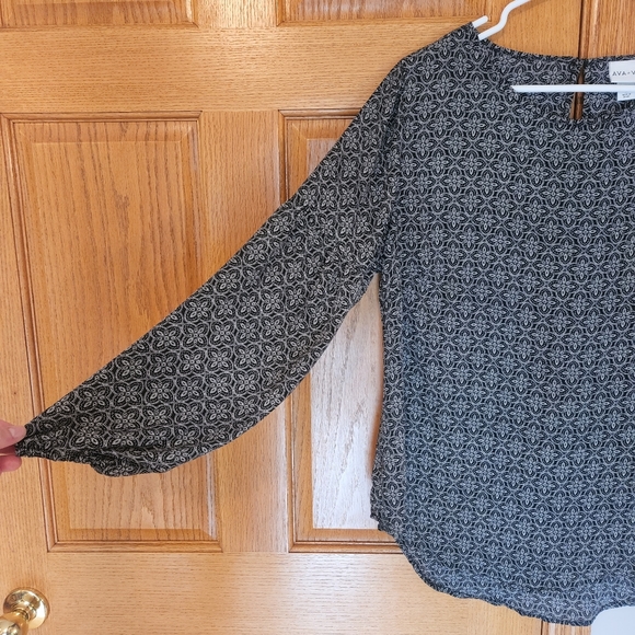 Ava & Viv Long Sleeve - Picture 2 of 8